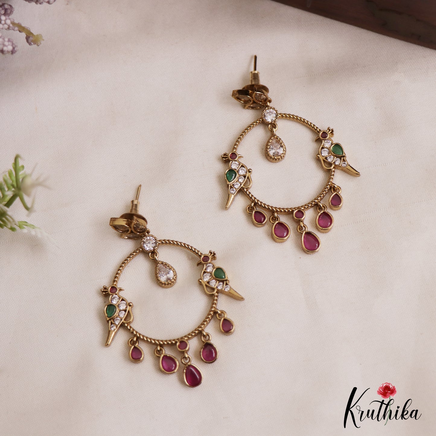 Pretty Peacock Motifs Kemp Earrings E1131 (Available In 2 Colors)