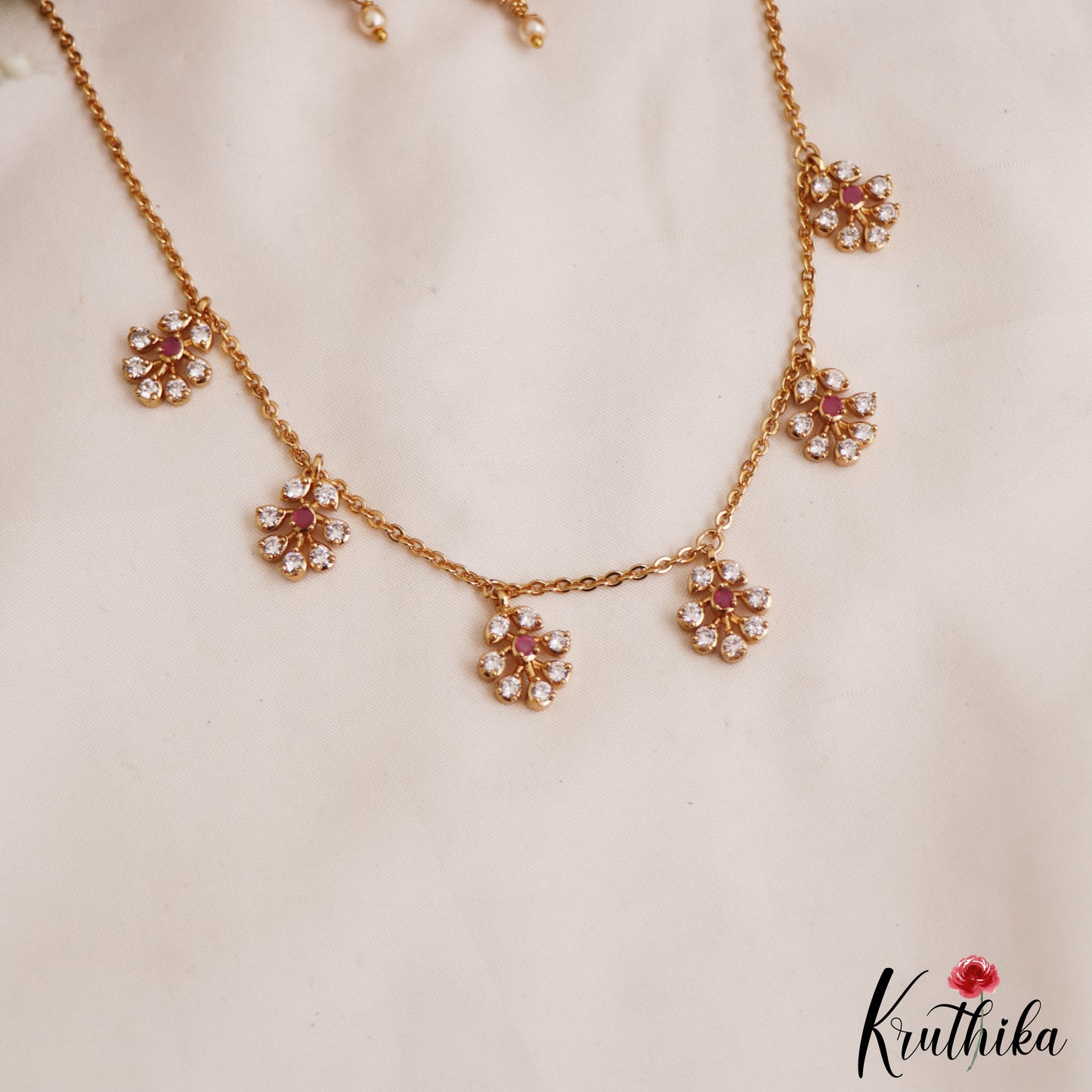 Trendy Floral Motifs Gold-Tone Chain Necklace NC2921