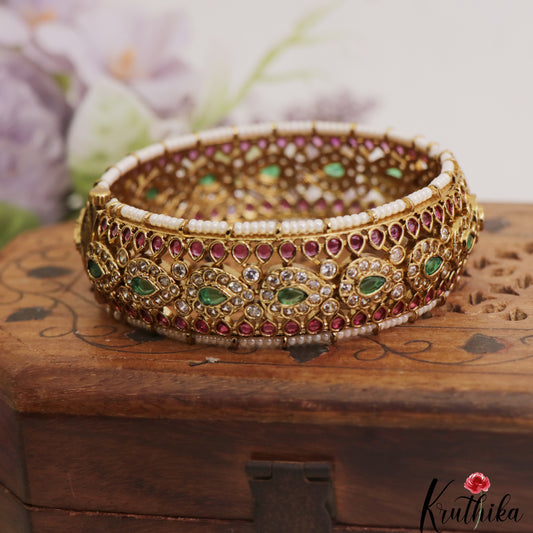 Sparkling Teardrop Motifs Pearl Border Kemp Openable Single Kada Bangle B554