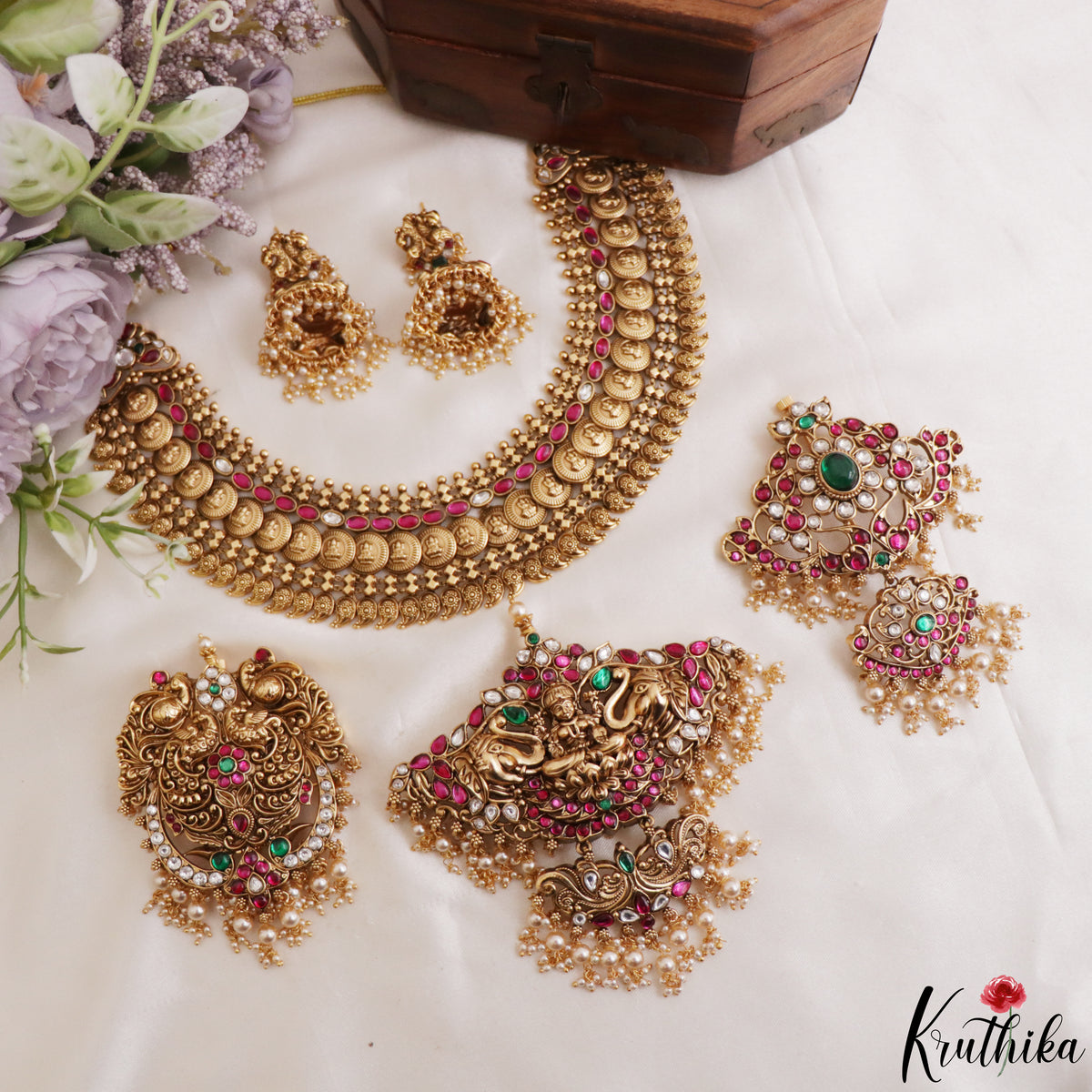Royal Bridal 4 in 1 changeable antique kasu necklace with three changeable Jadau pendants NC2225