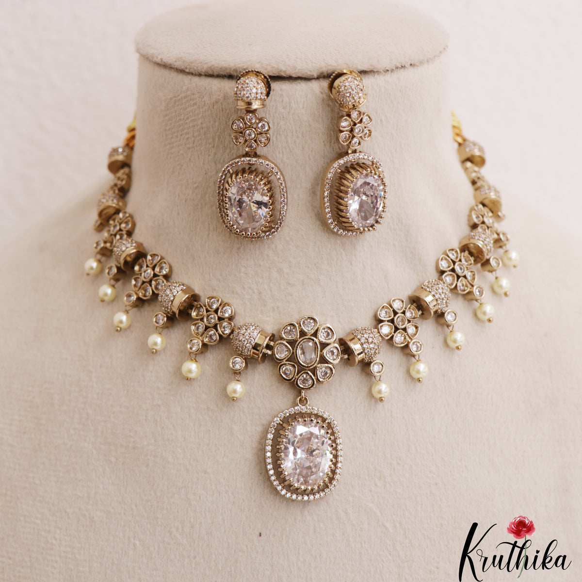 Pretty AD/Victorian Necklace NC1809 ( Available in 5 Colours)