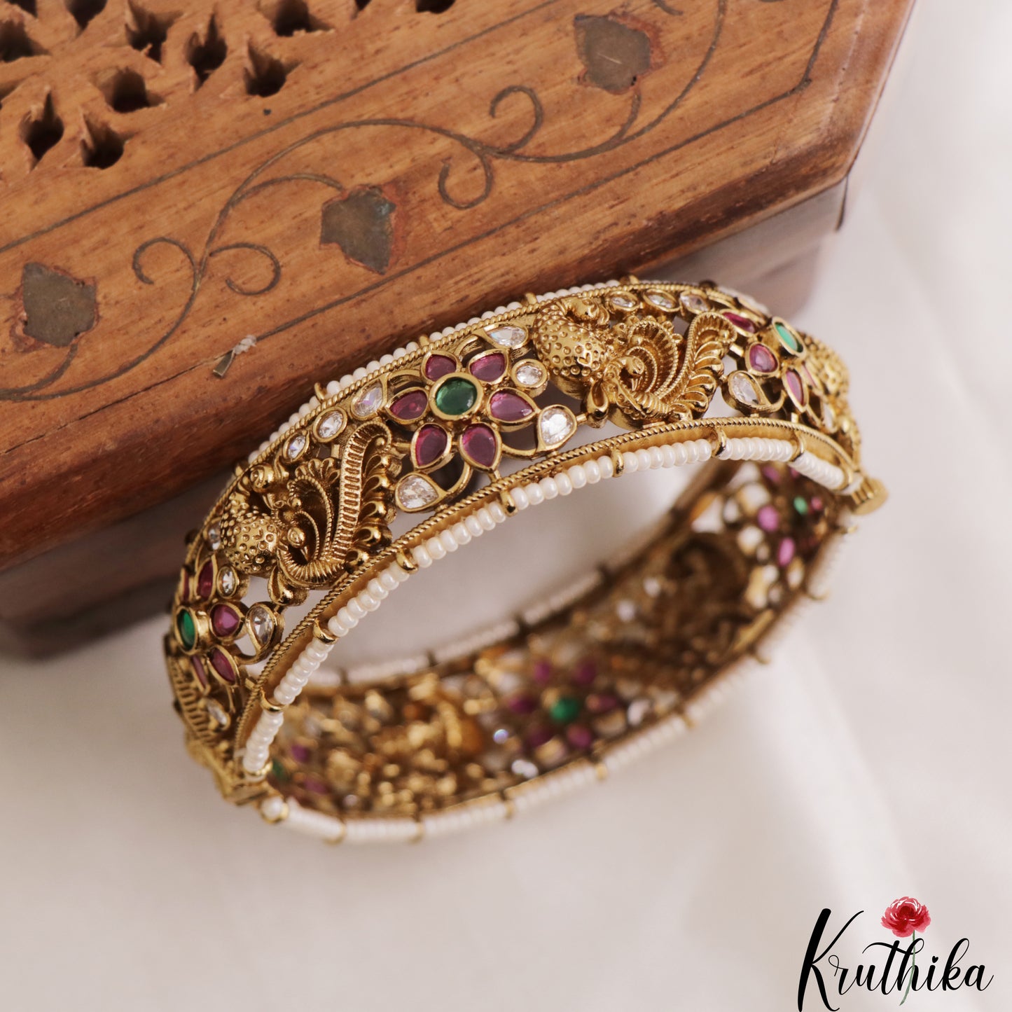 Classic Floral Peacock Motifs Pearl Border Kemp Openable Single Kada Bangle B558