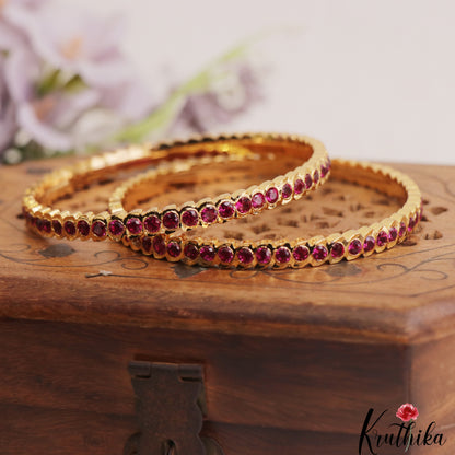 Elegant Gold-Tone Kemp Bangles B559 (Set Of 2)