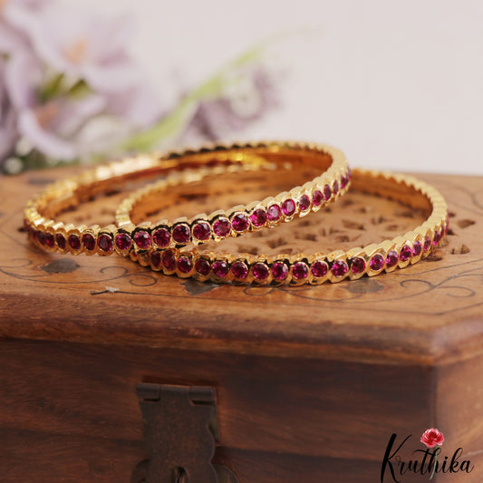 Elegant Gold-Tone Kemp Bangles B559 (Set Of 2)