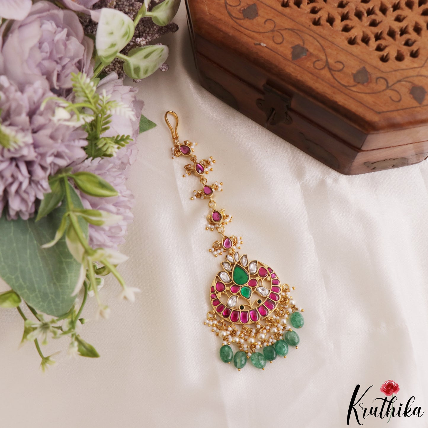 Classic Lotus Motifs Jadau Maang Tikka With Green Bead Drops MT395