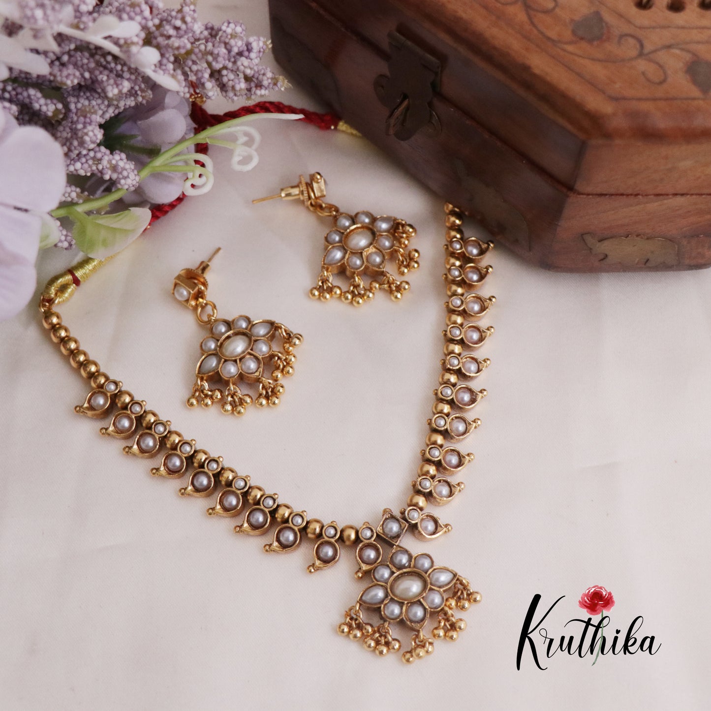 Beautiful Two-in-One Reversible Floral Kemp Necklace Set with Earrings NC2389