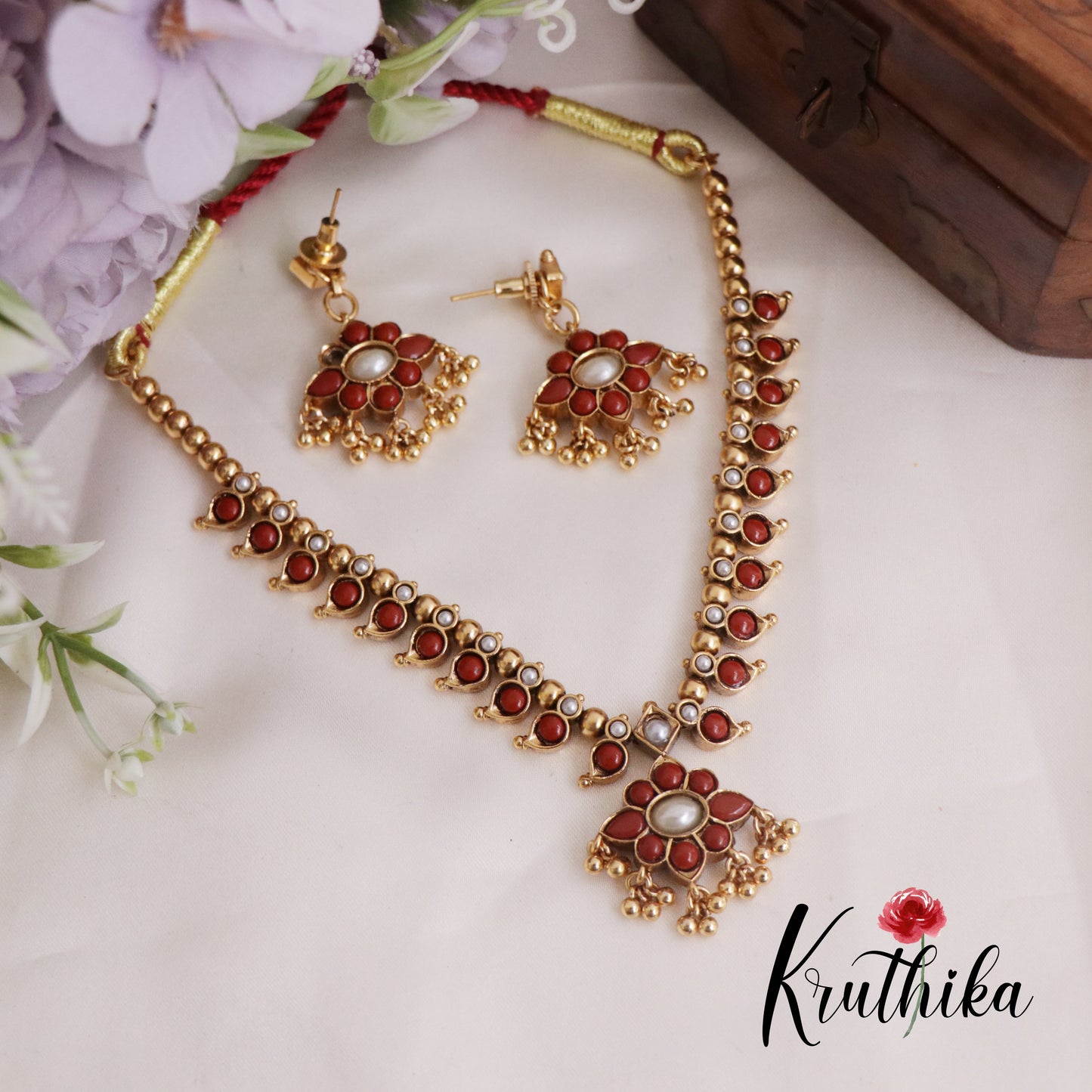 Beautiful Two-in-One Reversible Floral Kemp Necklace Set with Earrings NC2389