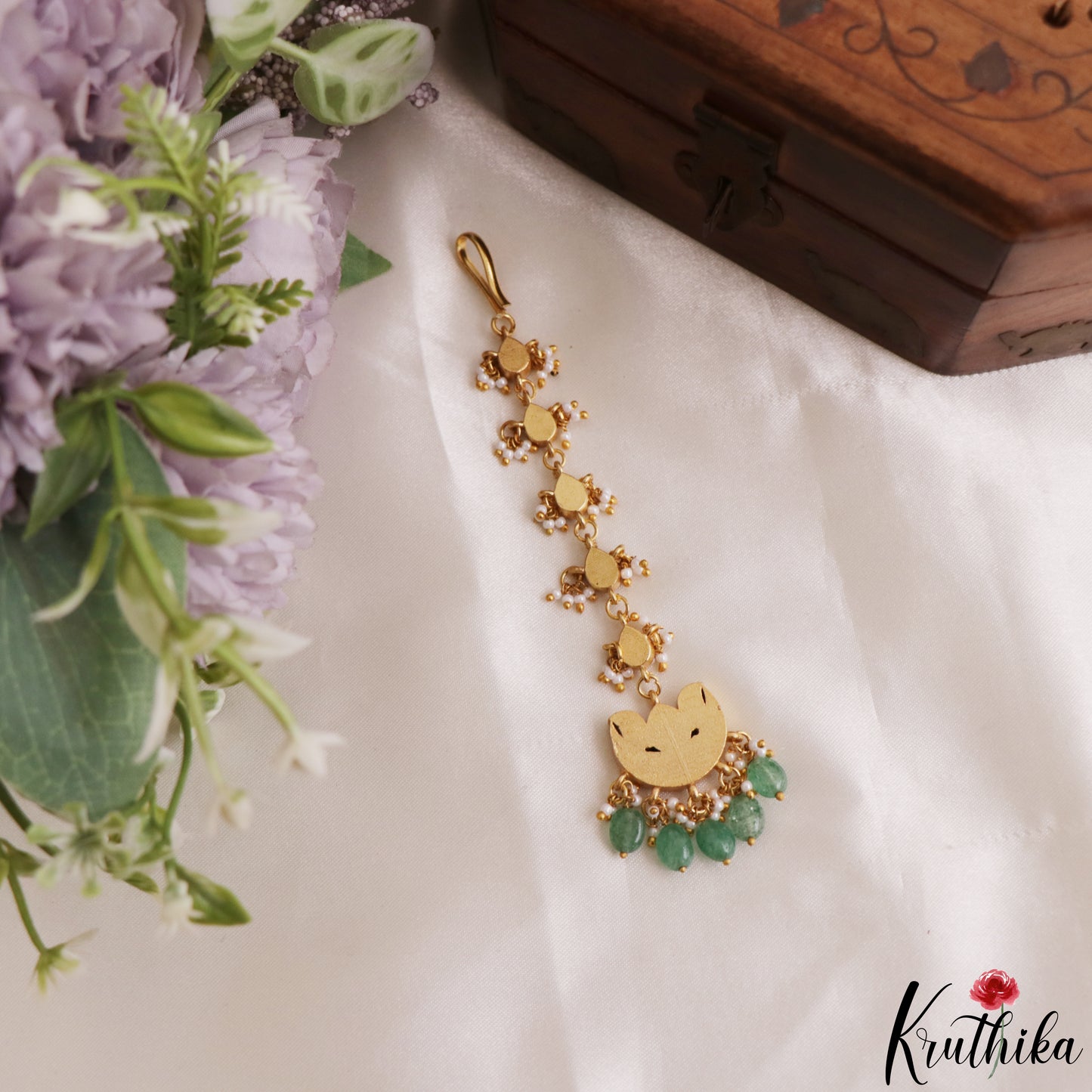 Simple Teardrop Motifs Jadau Maang Tikka With Green Bead Drops MT397