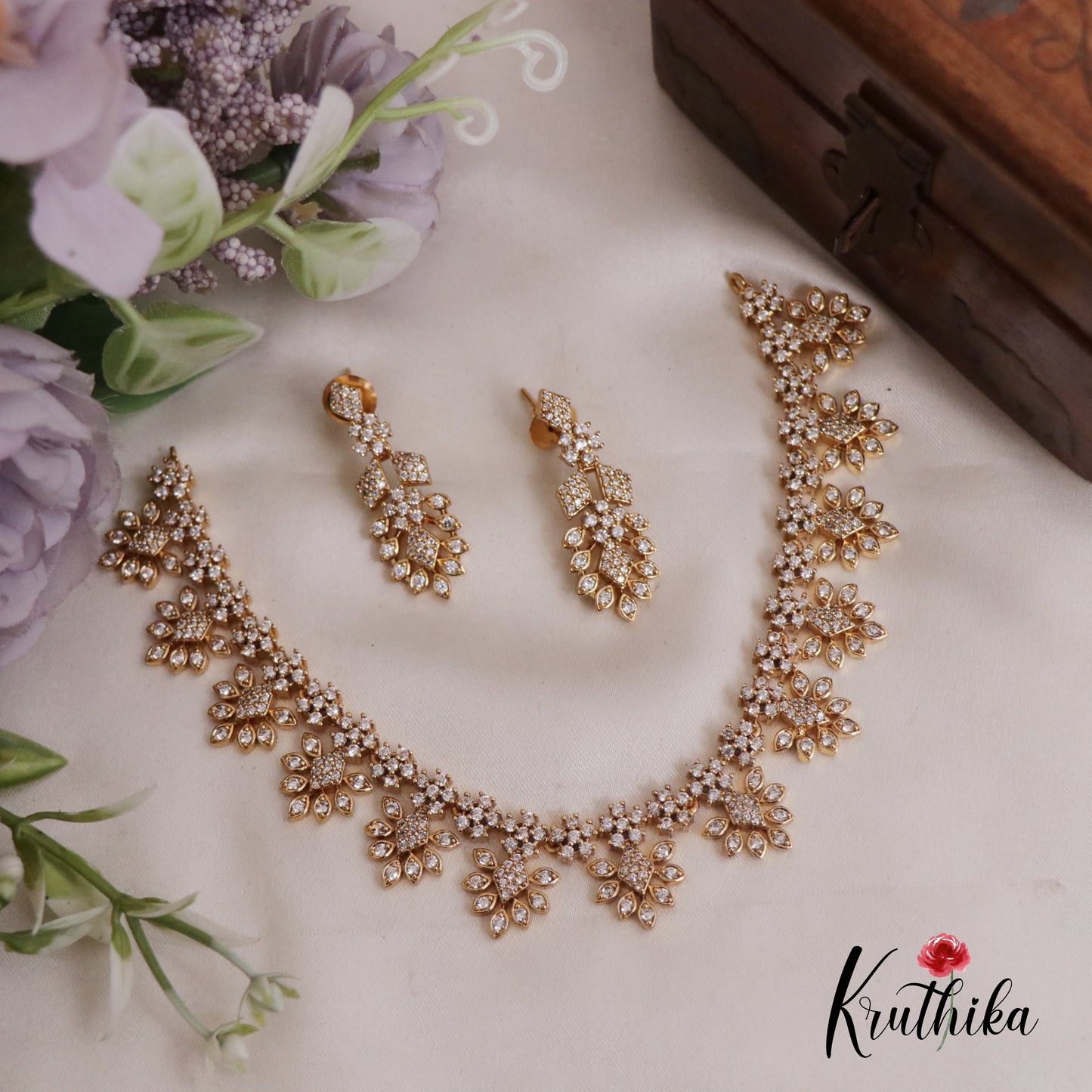 Trendy CZ Sparkling Floral Necklace Set NC2413