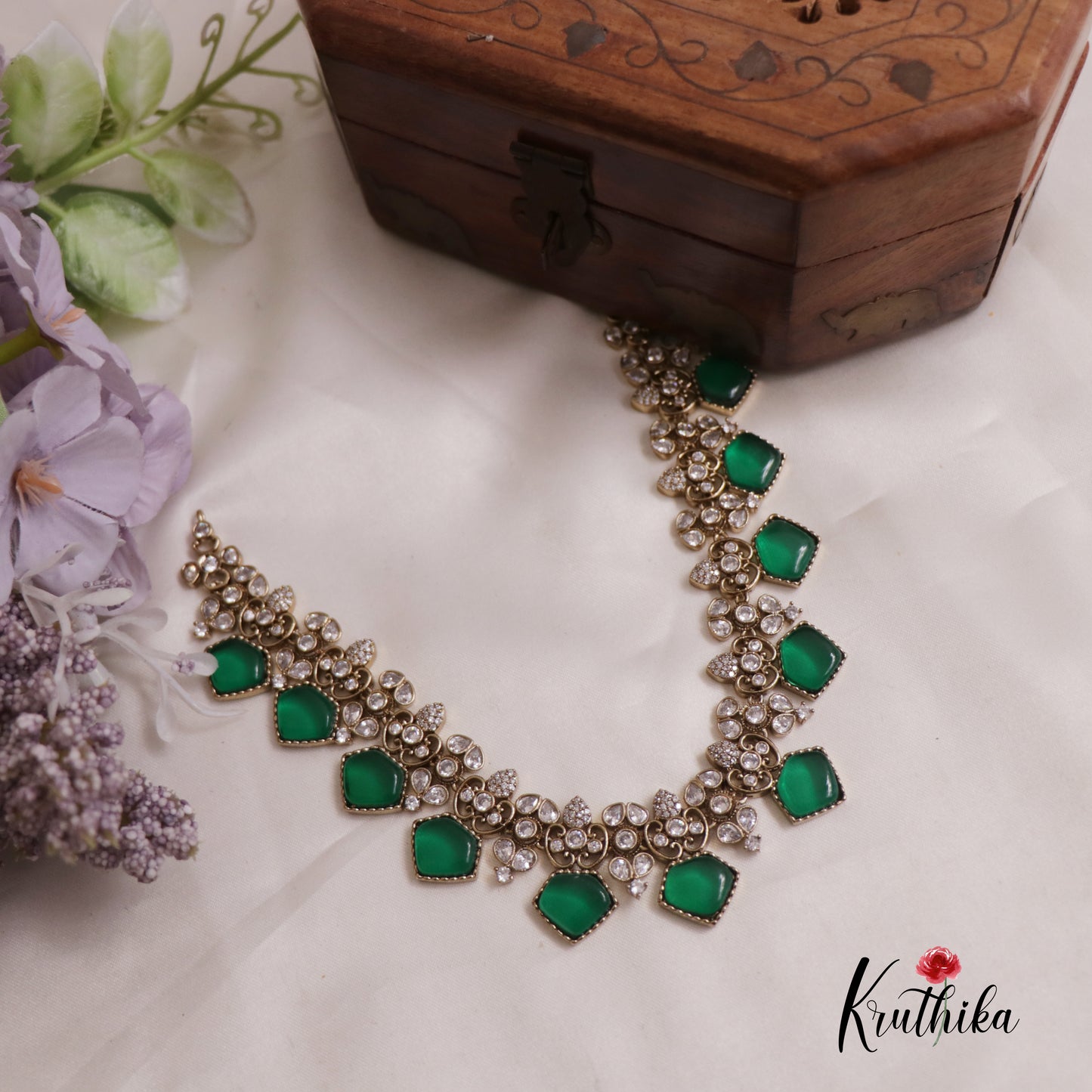 Elegant Victorian Necklace NC2521 (Available In 2 Colours)