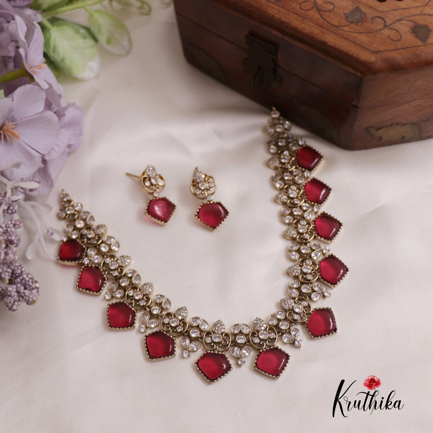 Elegant Victorian Necklace NC2521 (Available In 2 Colours)