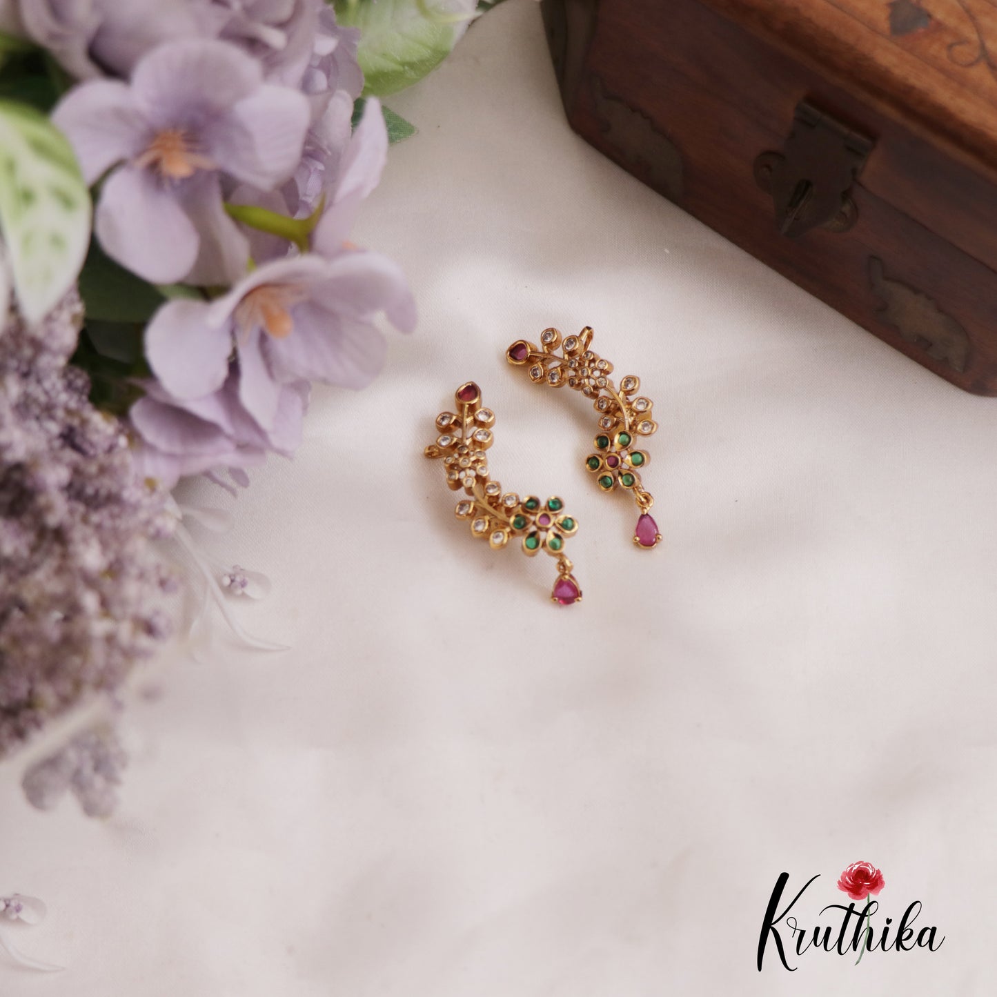 Elegant Floral Motifs AD Earcuff E922 (Available In 3 Colors)