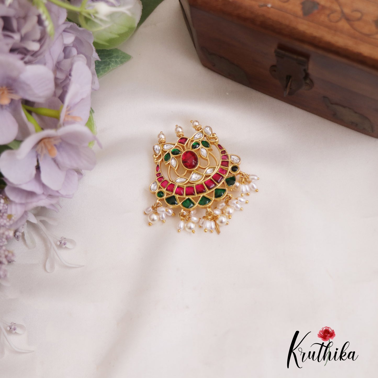 Elegant Kemp Jada Billa With Pearl Drops J351