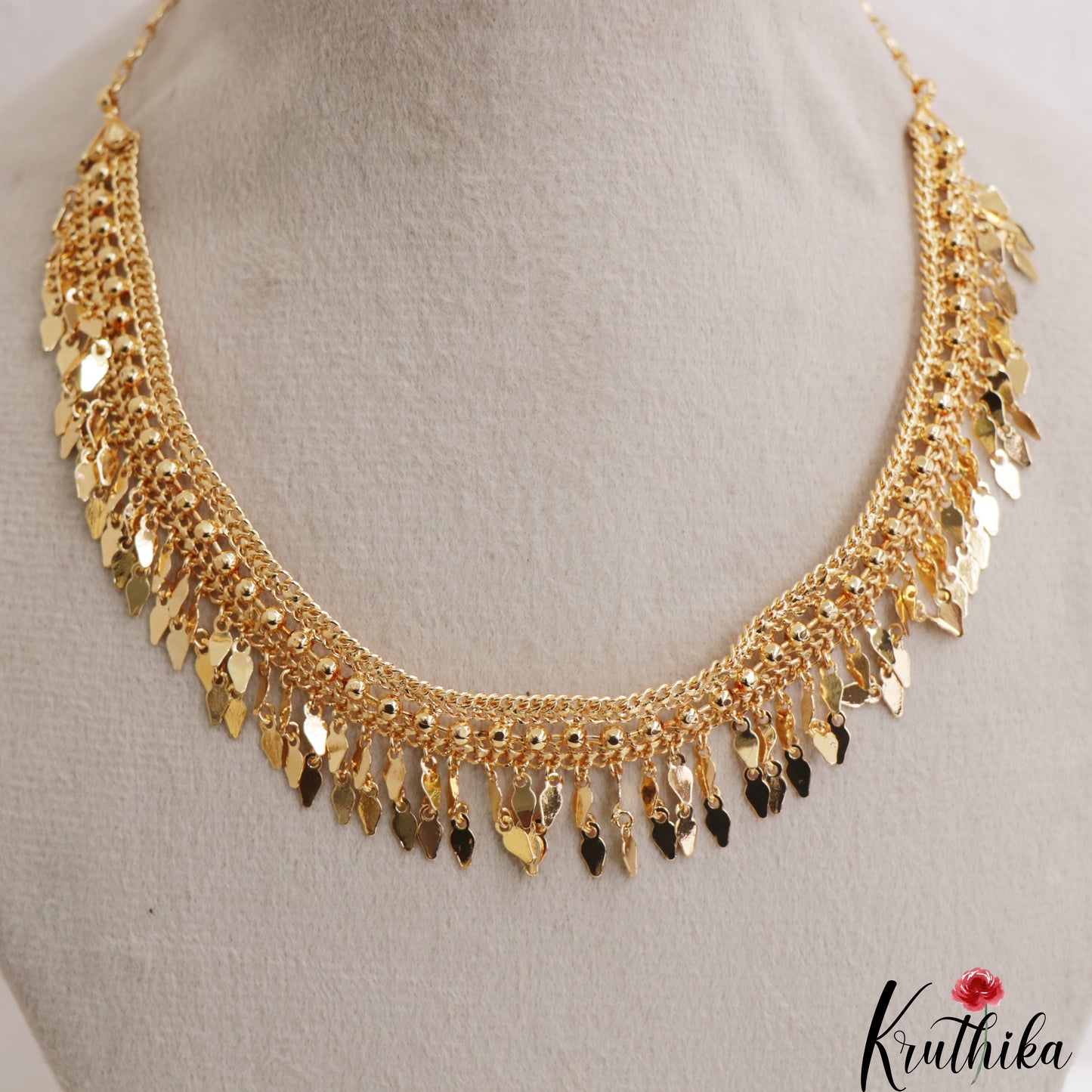 Pretty Gold-Tone Necklace NC3091
