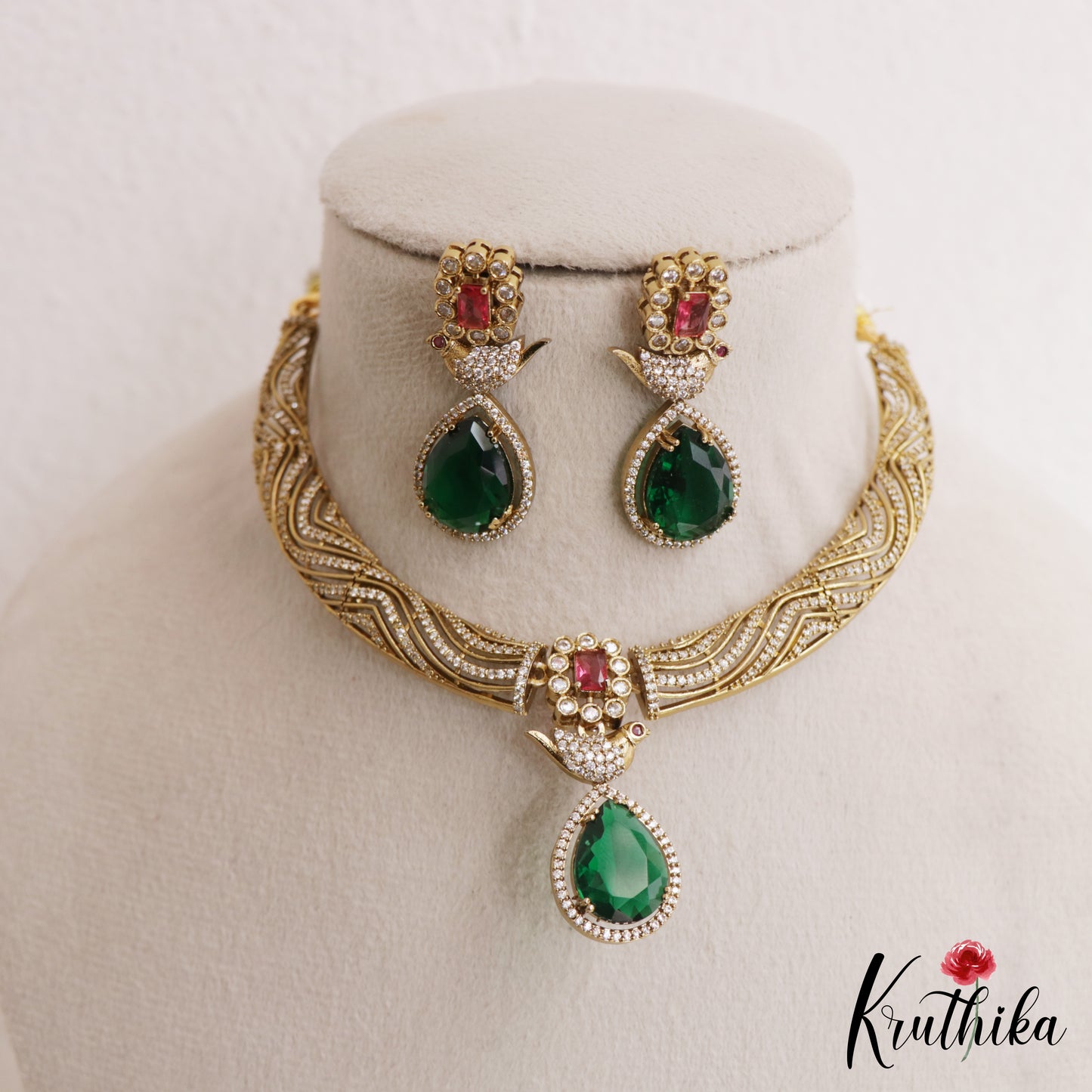 Elegant Peacock Teardrop Motifs Hasli CZ Victorian Choker NC3056