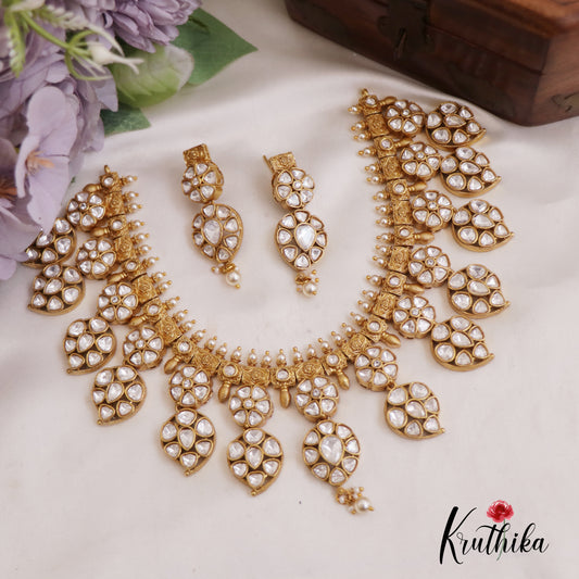 Stunning Leaf Motifs Mossanaite Choker NC2683