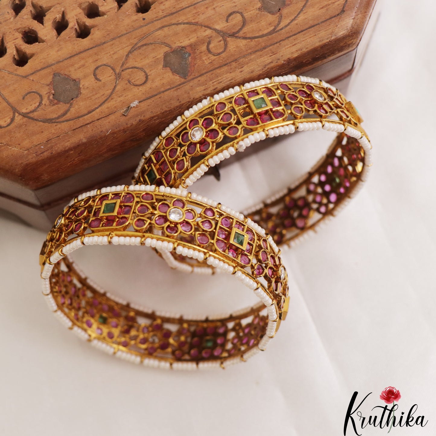 Stunning Floral Motifs Pearl Border Kemp Openable Single Kada Bangle B561