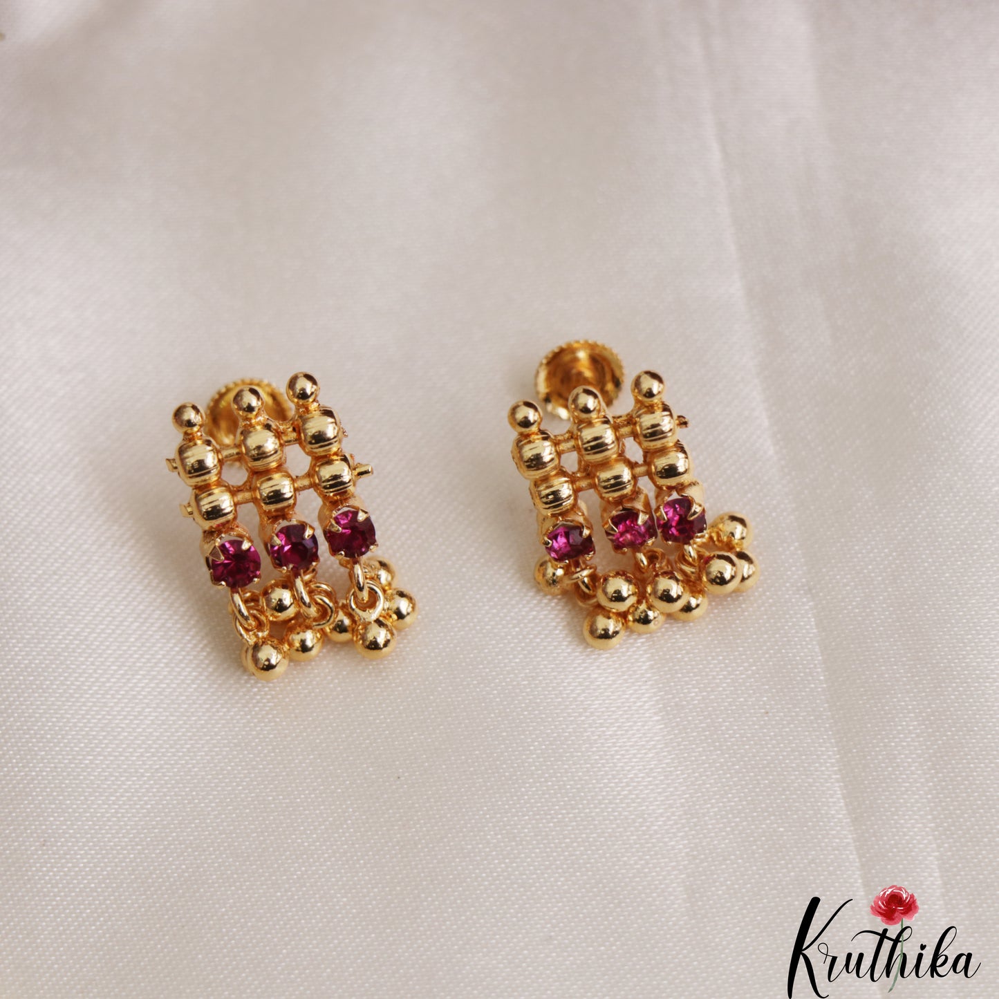 Beautiful Gold-Tone Kemp Stone Choker With Golden Bead Drops NC3094