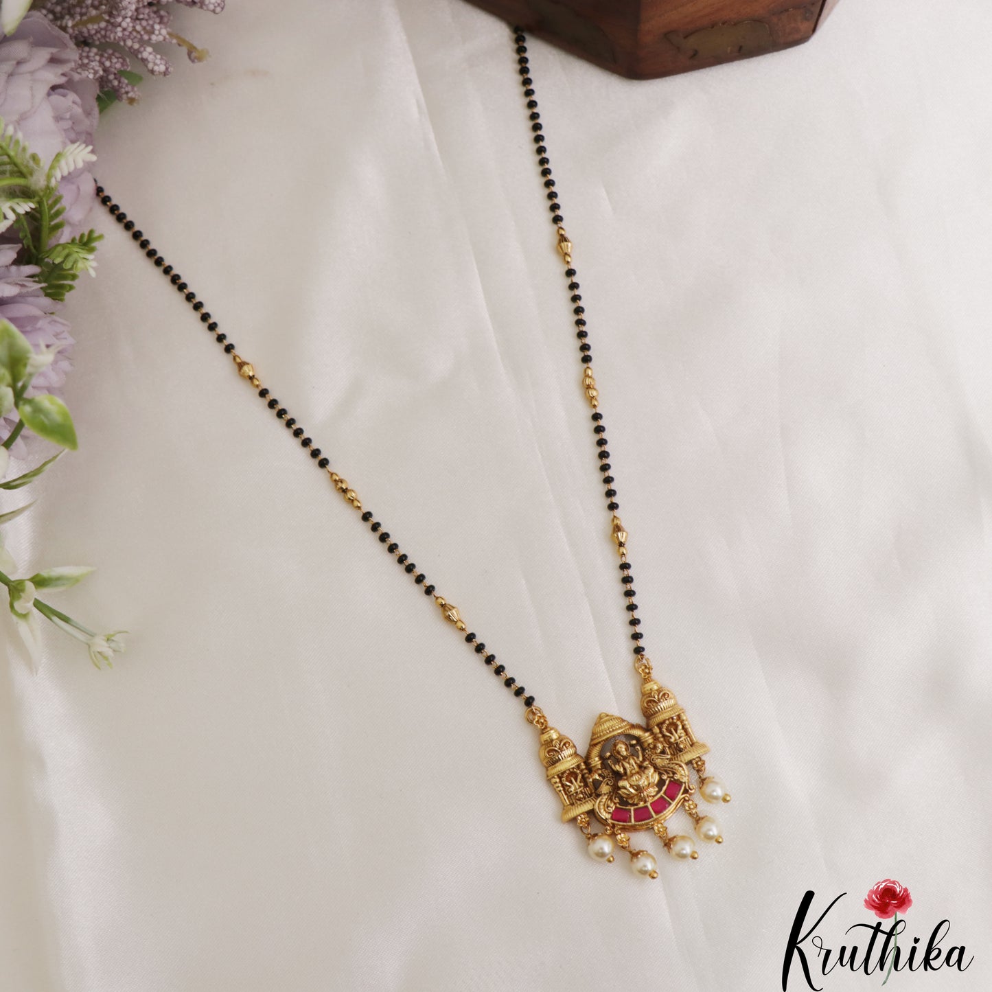 Classic Lakshmi Motifs Black Beads Chain With Pendant NC3100