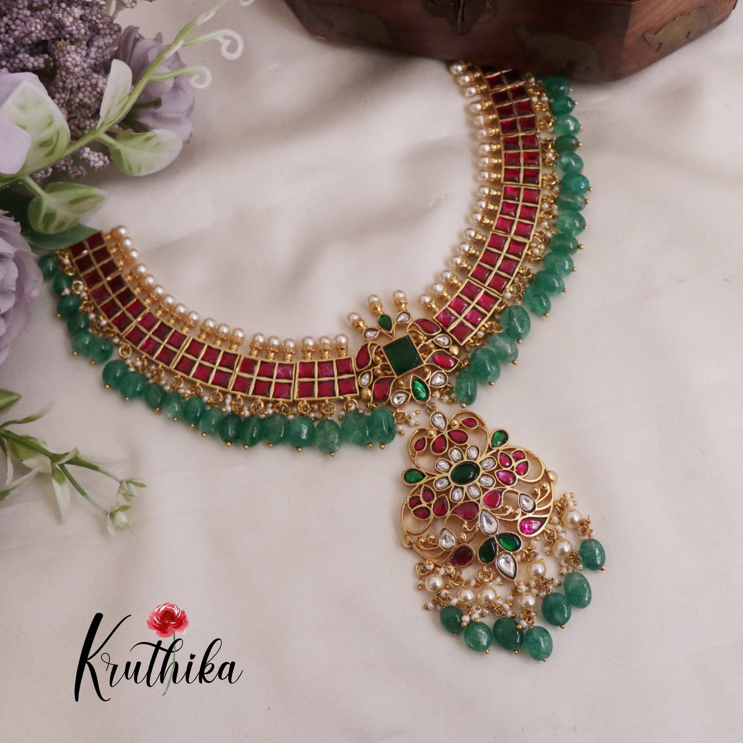 Beautiful Antique Jadau Floral Necklace with Green Beads Drops NC2410