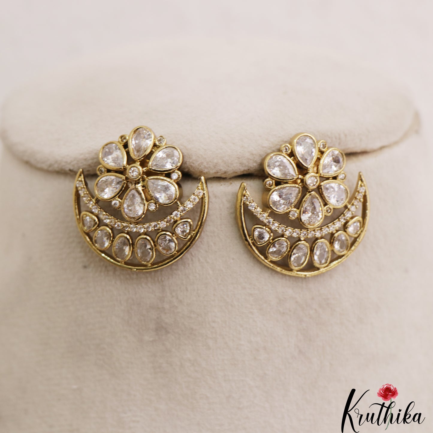 Sparkling Floral Motifs CZ Stud Earrings E1186