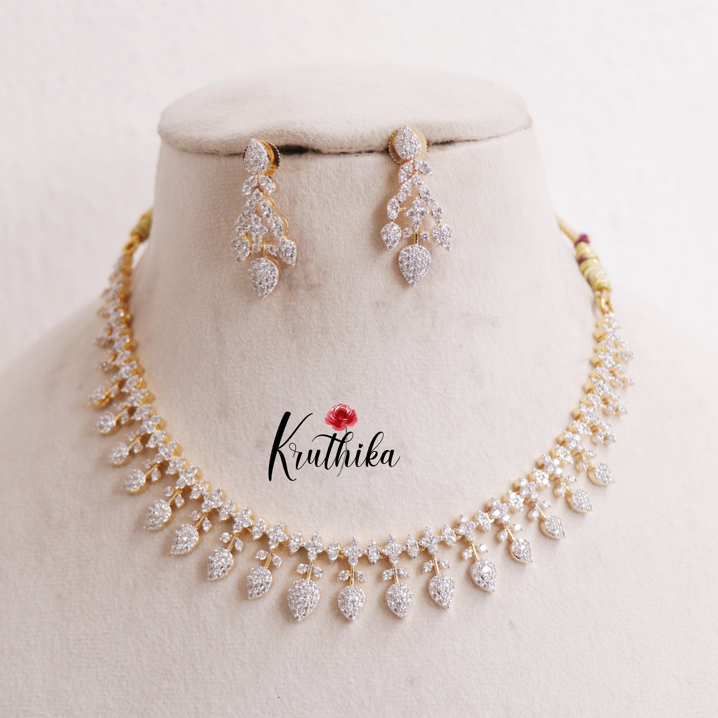 Graceful Leaf Drop Diamond Necklace Set NC2409