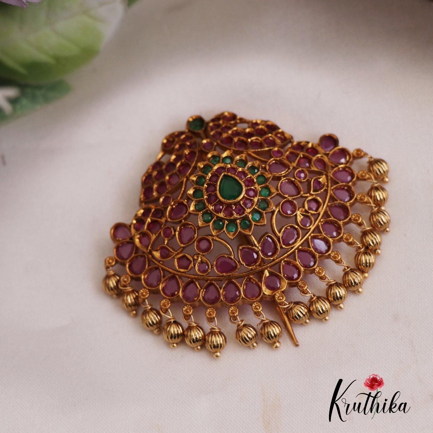 Classic Teardrop Peacock Motifs Kemp Jada Billa With Golden Bead Drops J345