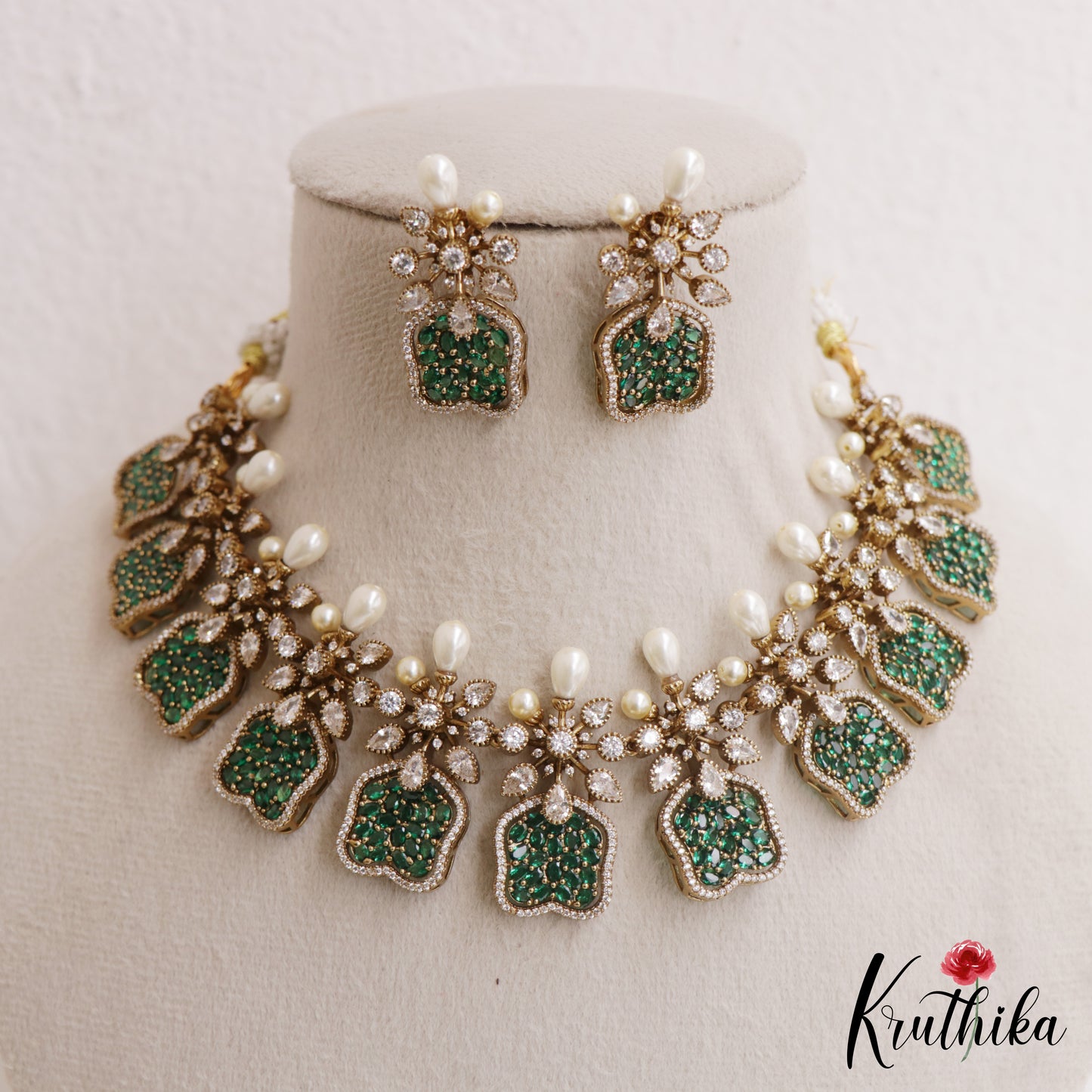 Stunning Floral Motifs CZ Victorian Necklace NC3065 (Available In 3 Colors)