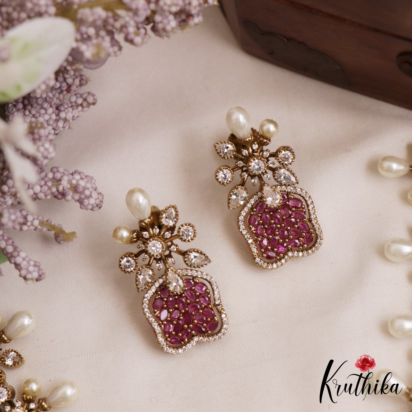 Stunning Floral Motifs CZ Victorian Necklace NC3065 (Available In 3 Colors)