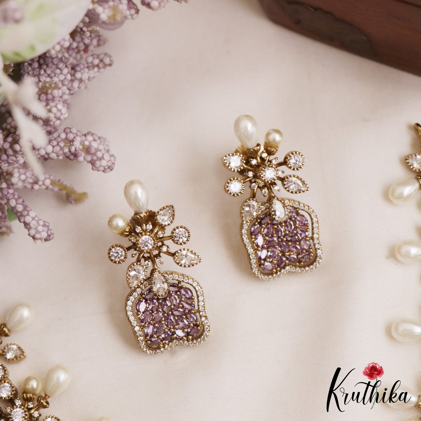 Stunning Floral Motifs CZ Victorian Necklace NC3065 (Available In 3 Colors)