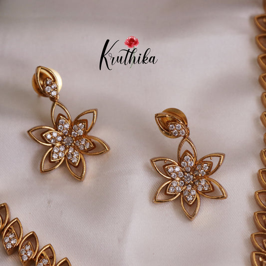 Simple CZ Floral Pendant Necklace Set with Earring NC2393