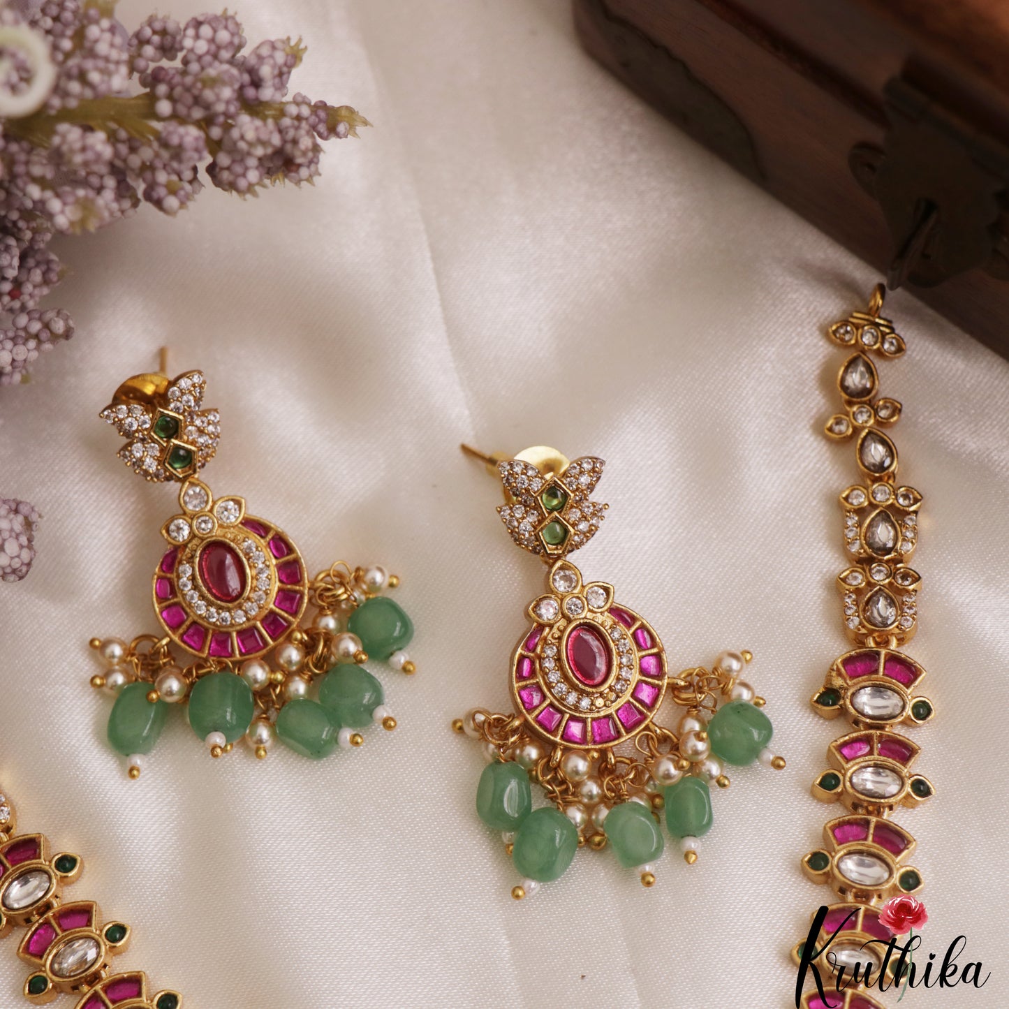 Gorgeous Floral Geometric Motifs Jadau Necklace With Green Bead Drops NC3099