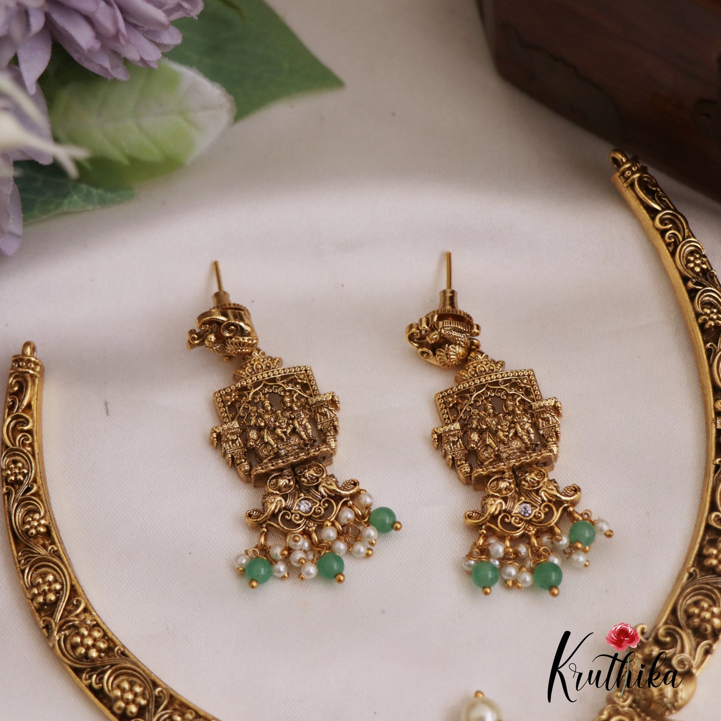 Gorgeous Antique Lord Shiva Parivar Choker With Green Bead Drops NC2703