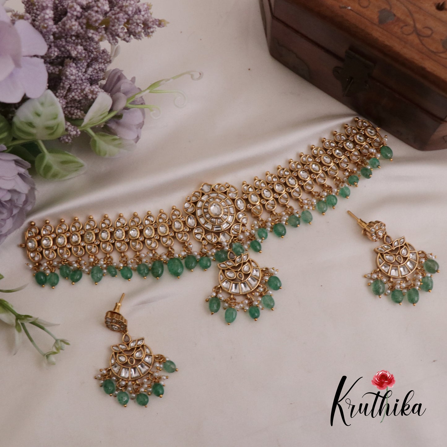 Royal Antique Jadau Bridal Choker with with Emerald Beads Drops NC2372