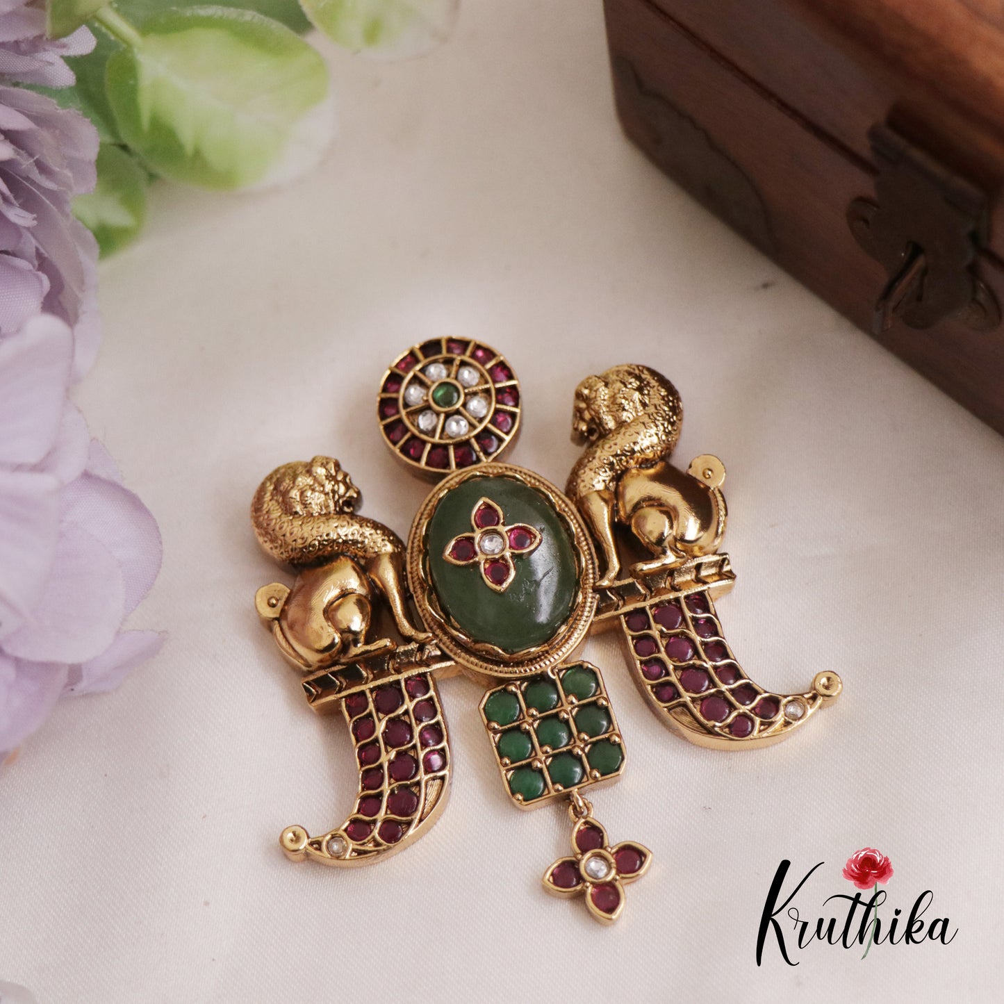 Beautiful Simha Motif Kemp Puligoru Pendant PS238
