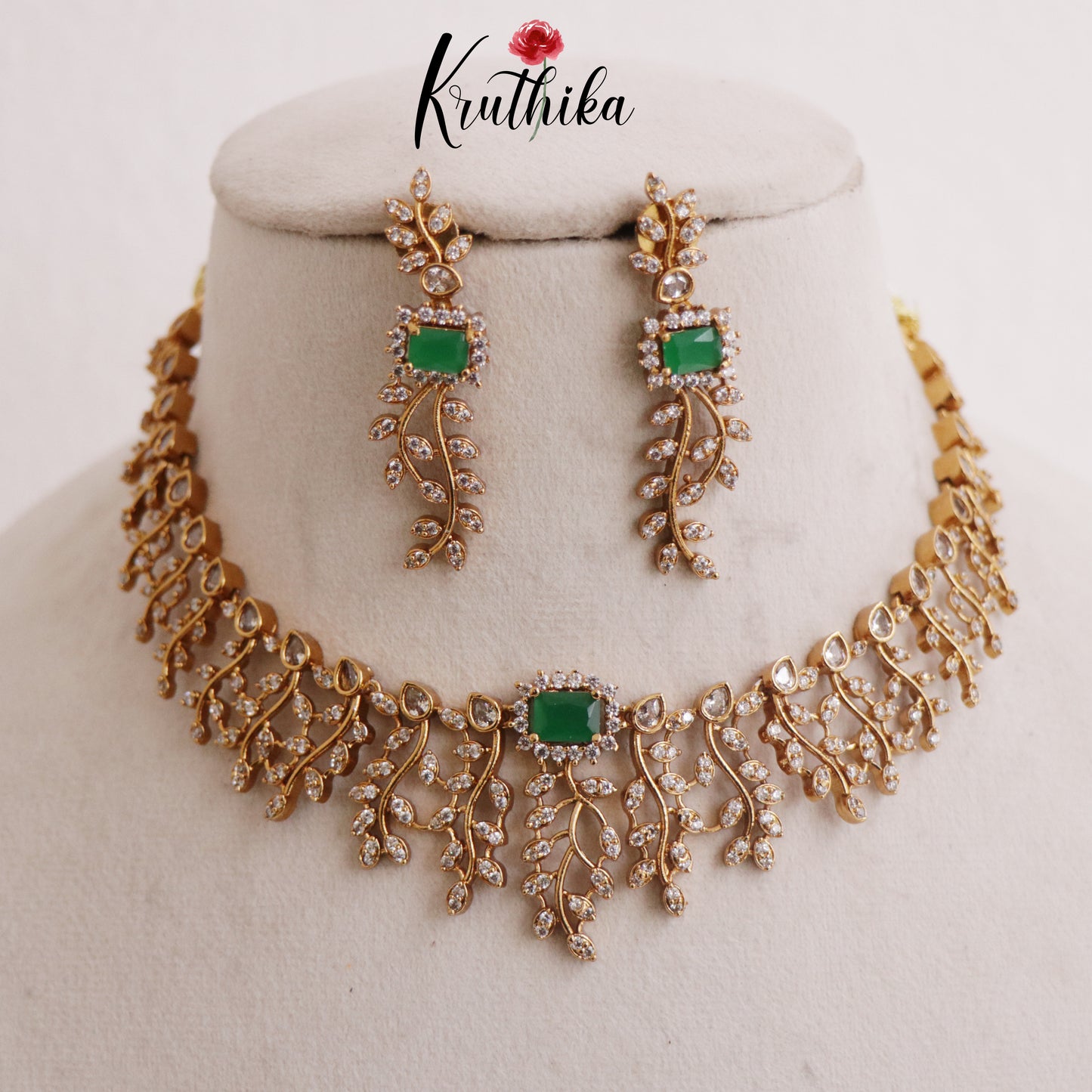 Simple AD Leaf Floral Victorian Necklace NC2376 (Available in 2 Colours)