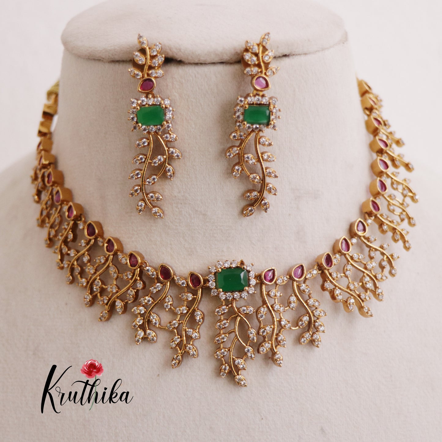 Simple AD Leaf Floral Victorian Necklace NC2376 (Available in 2 Colours)