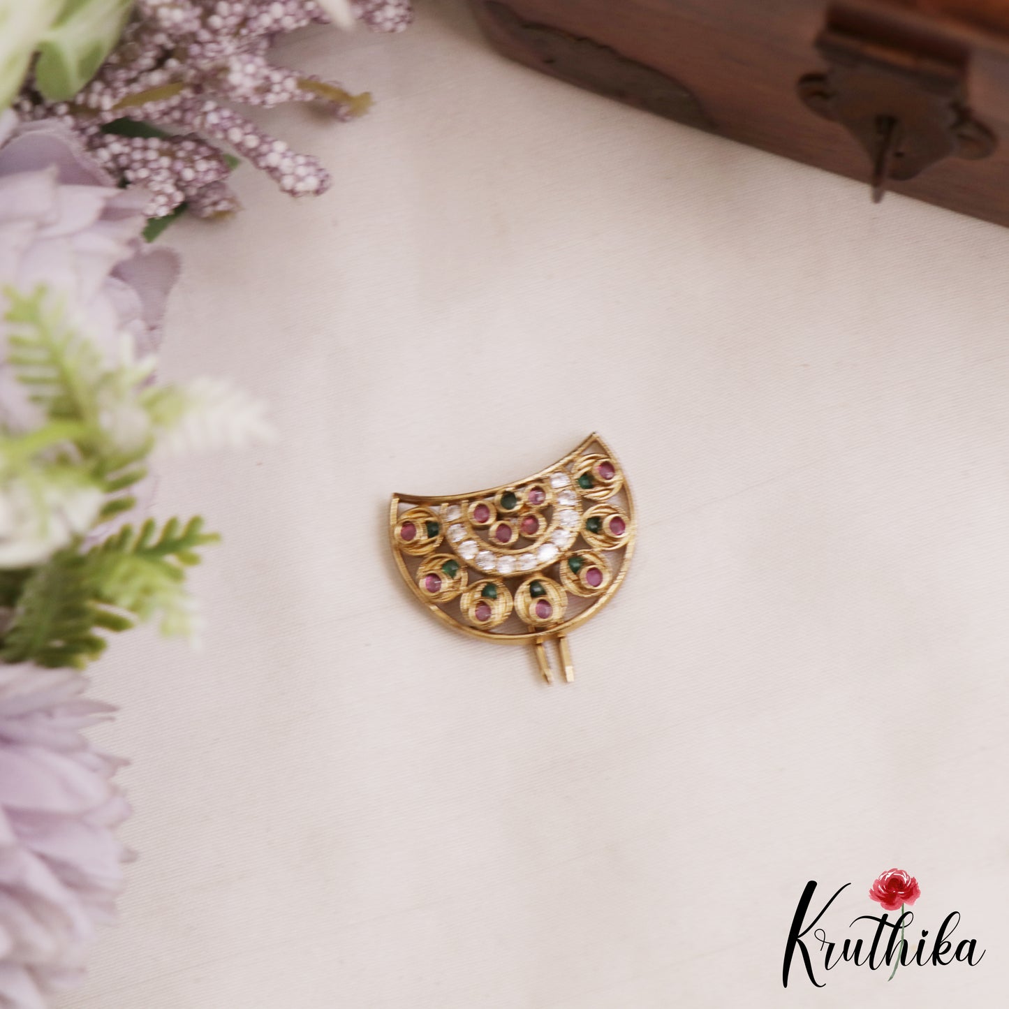 Classic Floral Motifs Chandra Surya Kemp Hair Ornaments J407