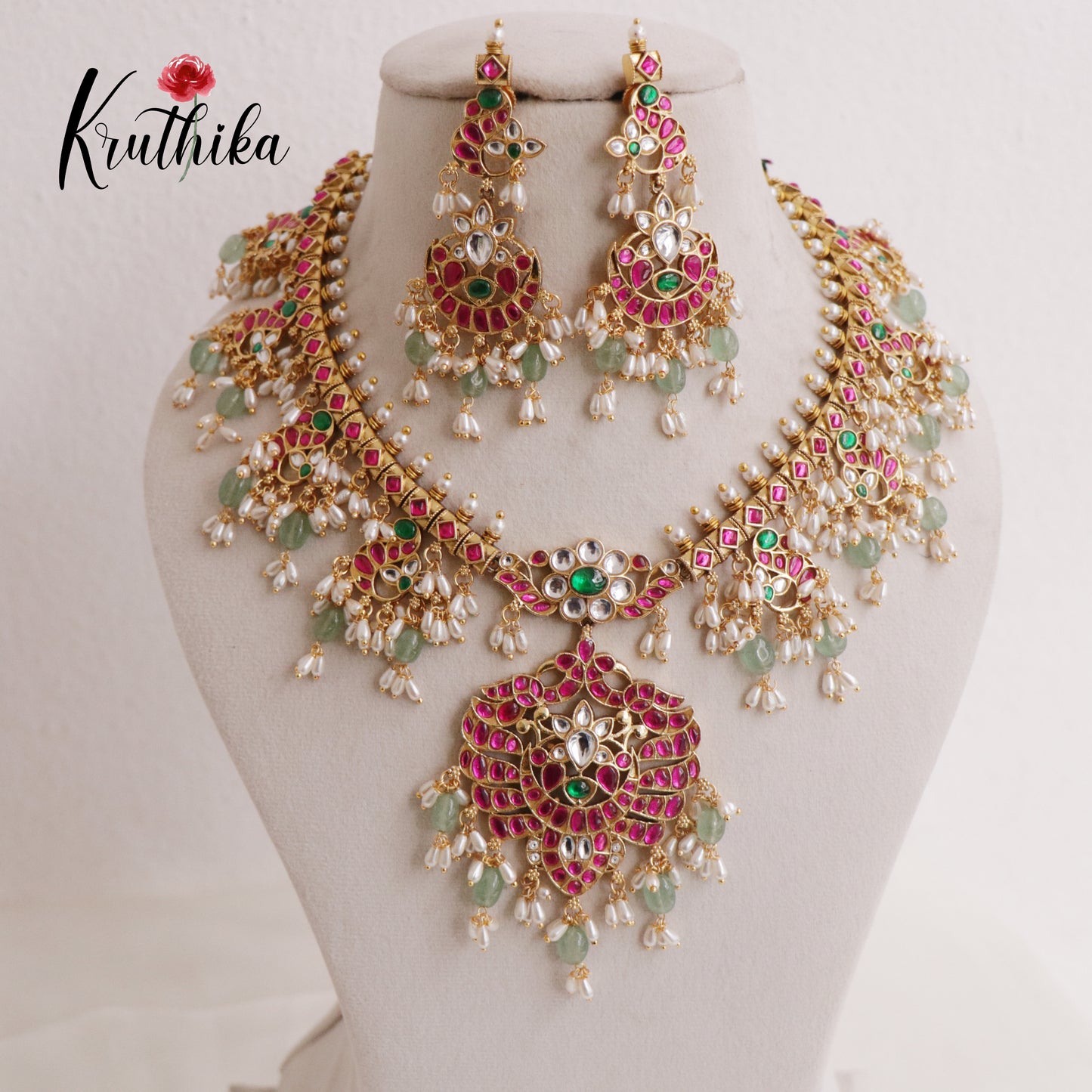 Beautiful Kundan Jadau Guttapusalu Necklace NC2353