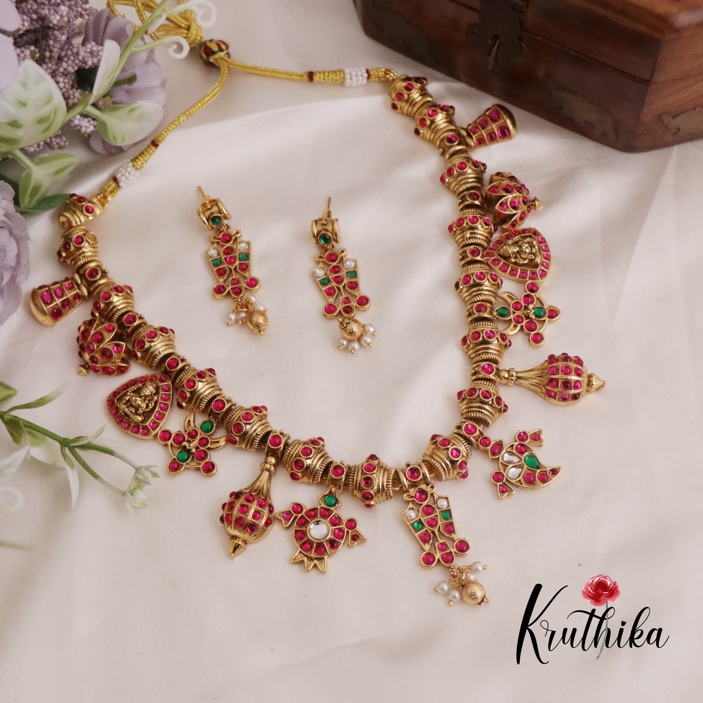 Beautiful Jadau Necklace NC2350