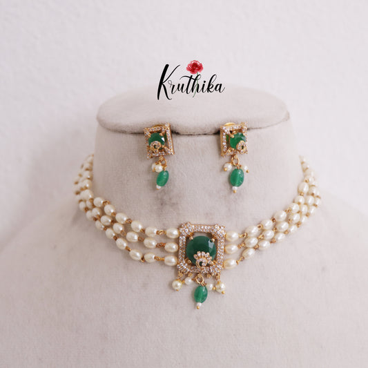 Trendy CZ Victorian Pendant Pearls Choker NC2390 (Available in 2 Colours)