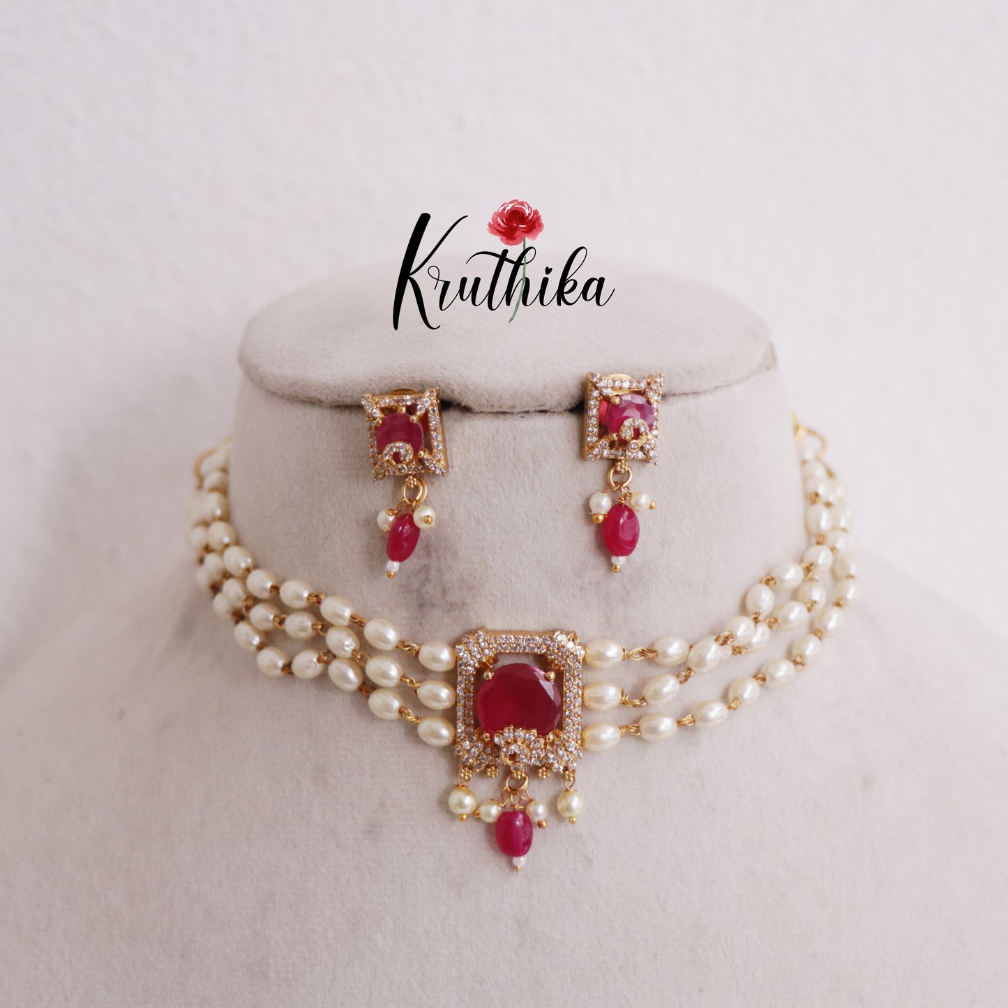 Trendy CZ Victorian Pendant Pearls Choker NC2390 (Available in 2 Colours)