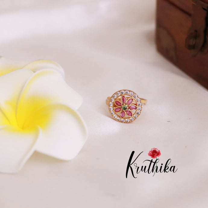 Pretty Kemp Finger Ring R31