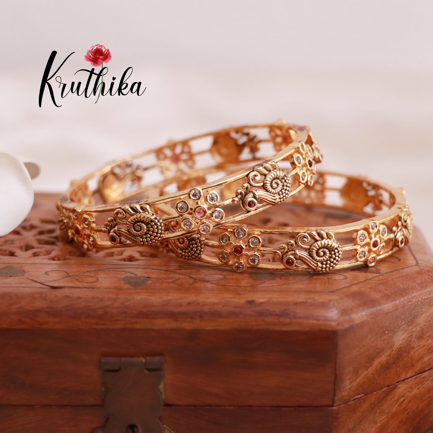 Peacock Bangles B138