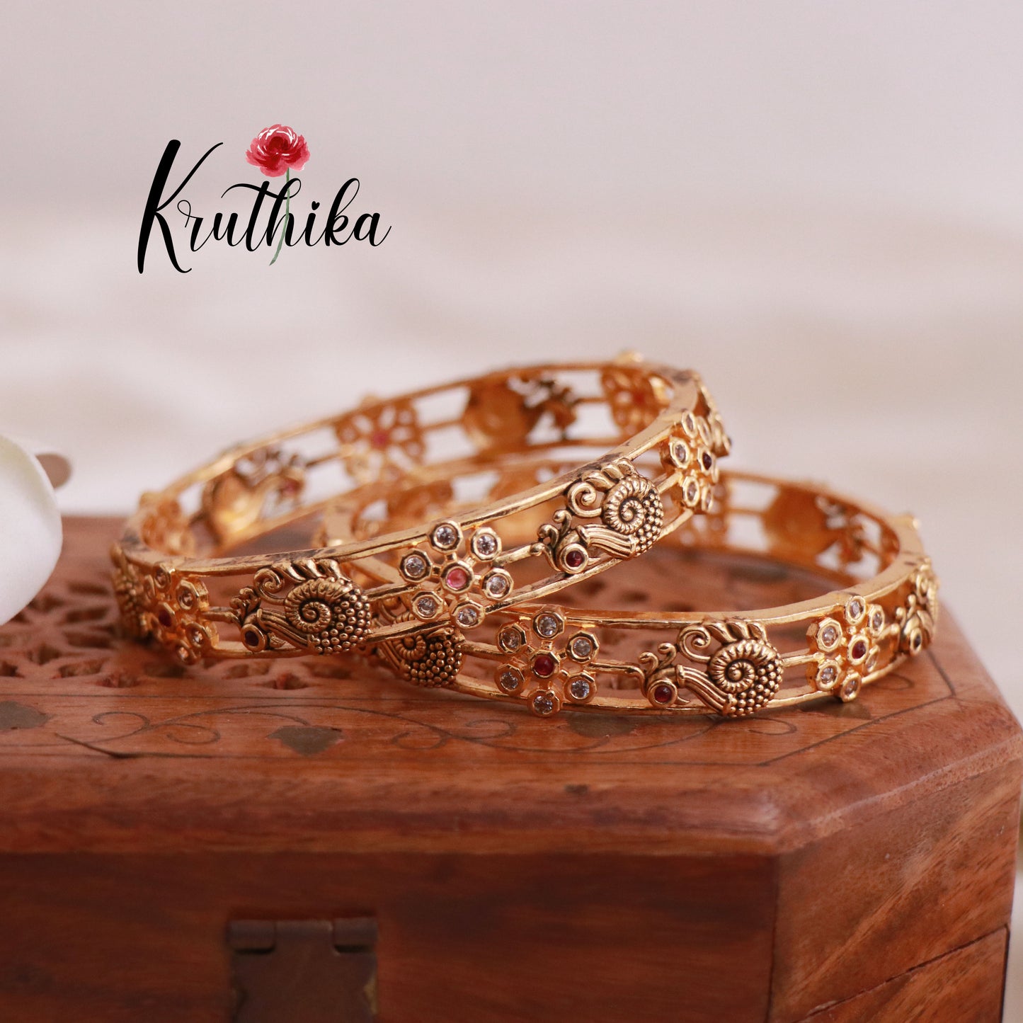 Peacock Bangles B138