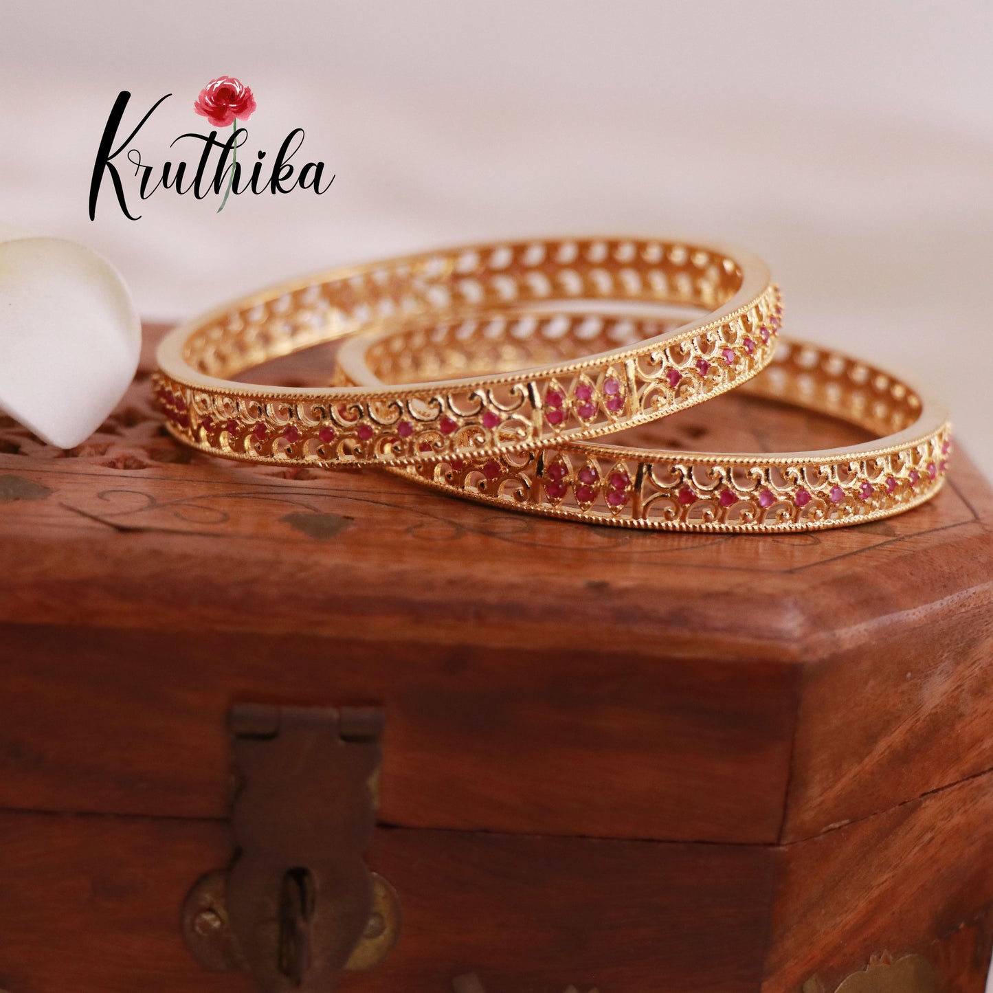 Simple Bangles B139