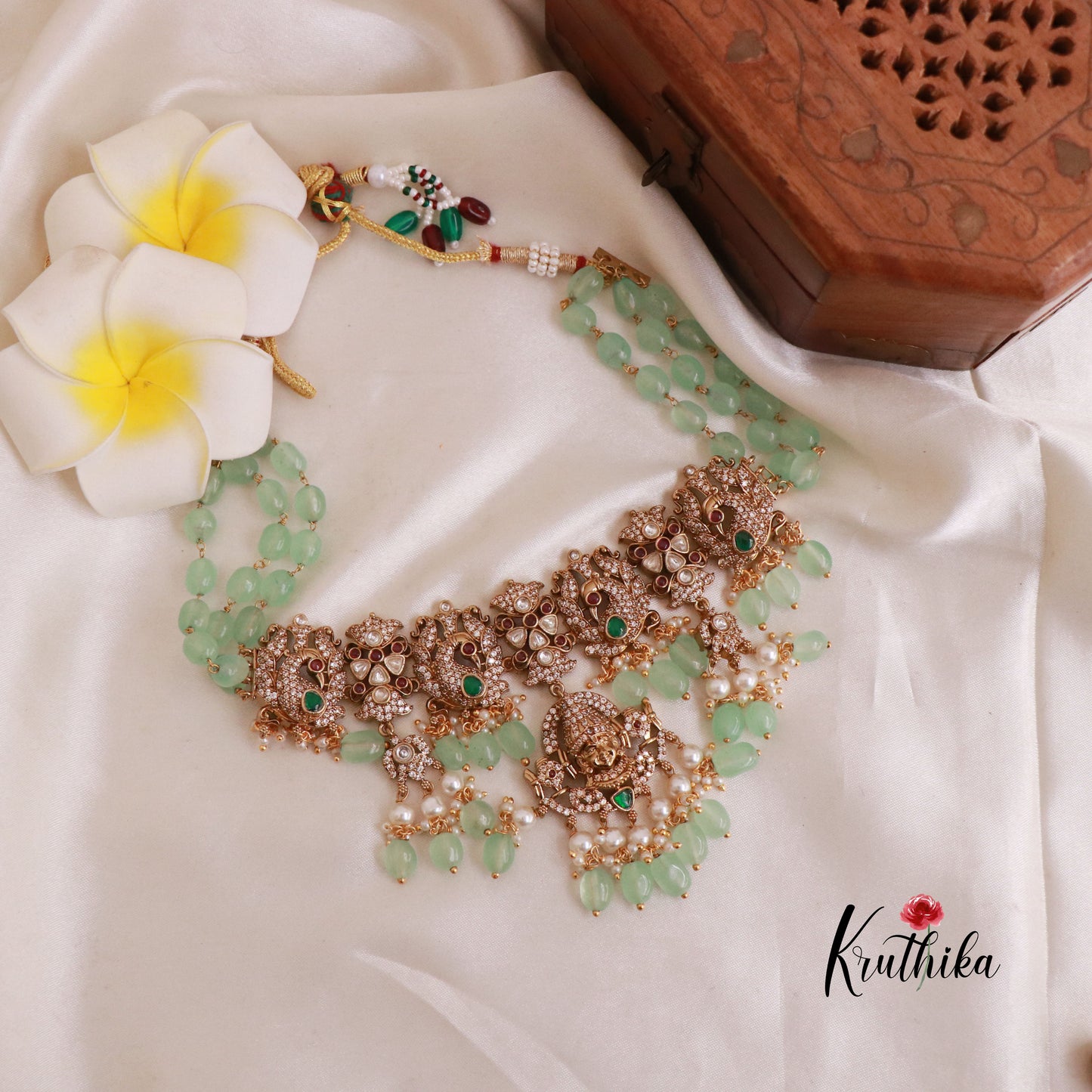 Victoria Goddess peacock choker NC733