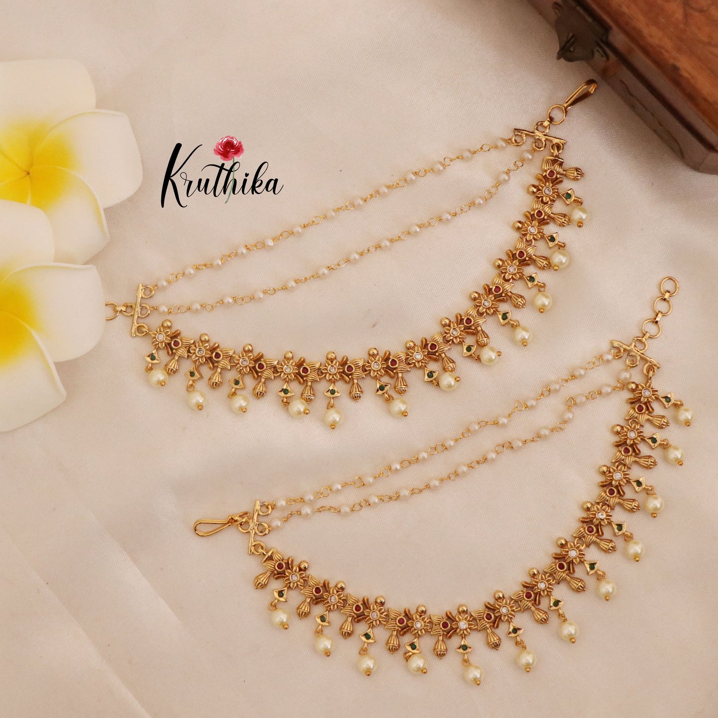 Premium kemp stone earchains EC67