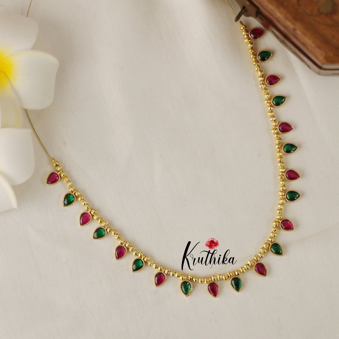 Simple kemp tear drop pendants invisible chain NC1523 (Three color options)
