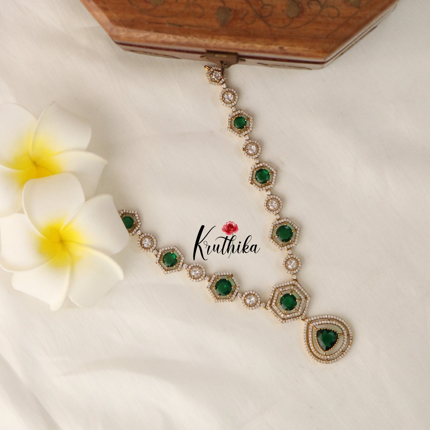 Pretty AD/Victorian Necklace NC1466( Available in 4 colours)